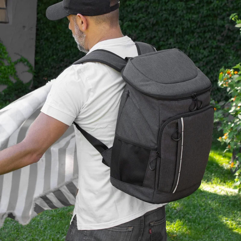 Mochila Cooler Delta 18L - Térmica con Abridor con logo - Regalos día del Padre | Exponor - Venta Mayorista de Coolers y Loncher